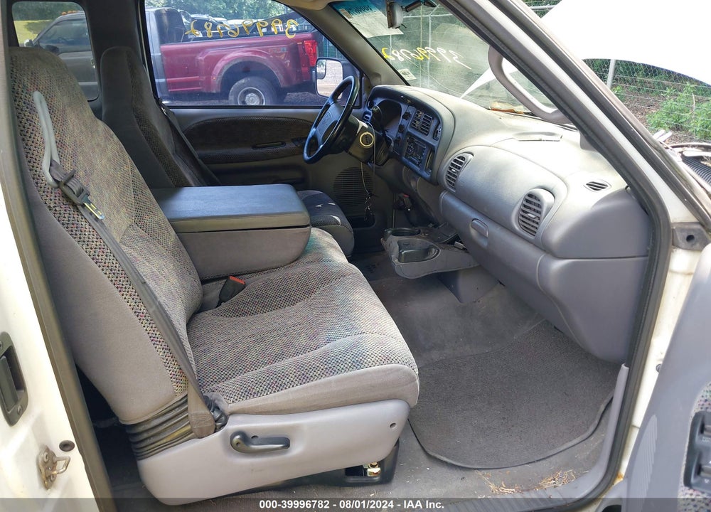 2000 DODGE RAM 3500 ST VIN: 1B7MC3361YJ176801