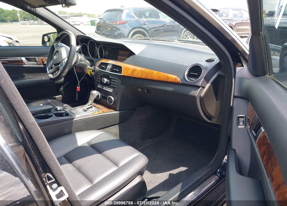 2012 MERCEDES-BENZ C 300 LUXURY 4MATIC/SPORT 4MATIC VIN: WDDGF8BB1CA686029