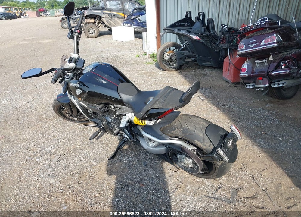 2016 DUCATI XDIAVEL VIN: ZDM13BKW8GB001232
