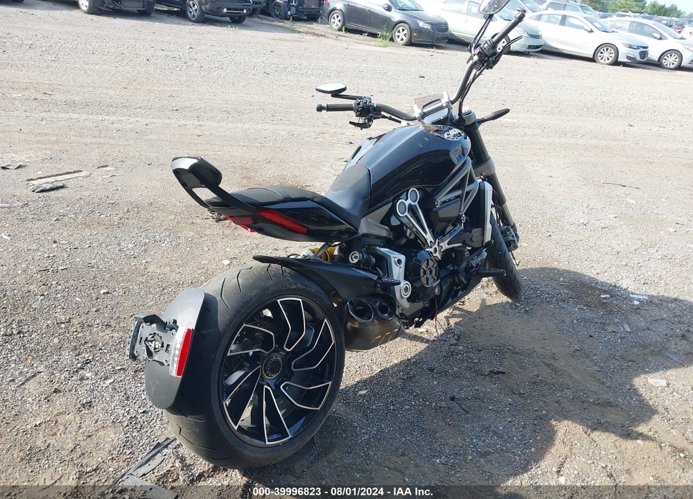 2016 DUCATI XDIAVEL VIN: ZDM13BKW8GB001232