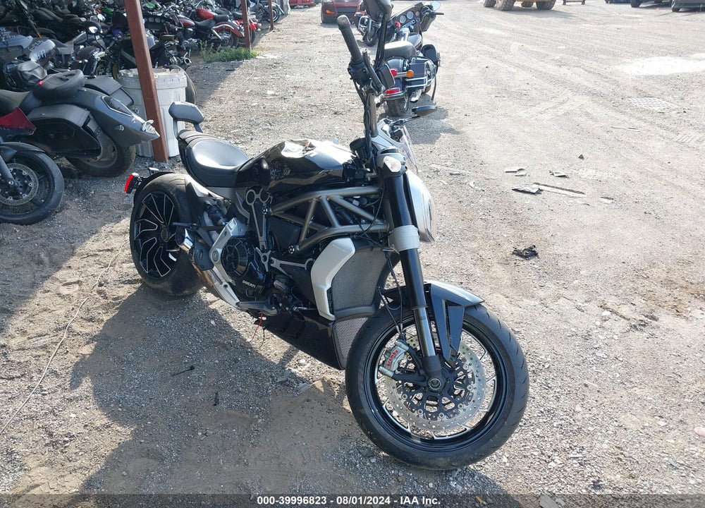 2016 DUCATI XDIAVEL VIN: ZDM13BKW8GB001232