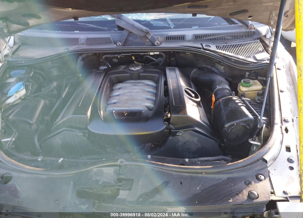 2004 VOLKSWAGEN TOUAREG V8 VIN: WVGCM77L34D049844