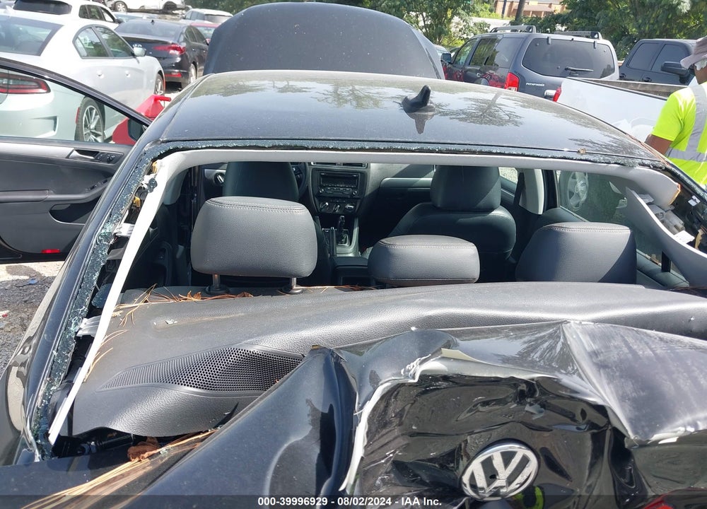 2015 VOLKSWAGEN JETTA 1.8T SE VIN: 3VWD07AJ1FM338723