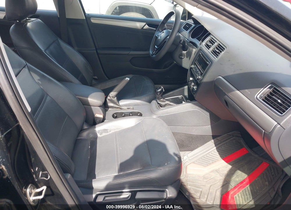 2015 VOLKSWAGEN JETTA 1.8T SE VIN: 3VWD07AJ1FM338723