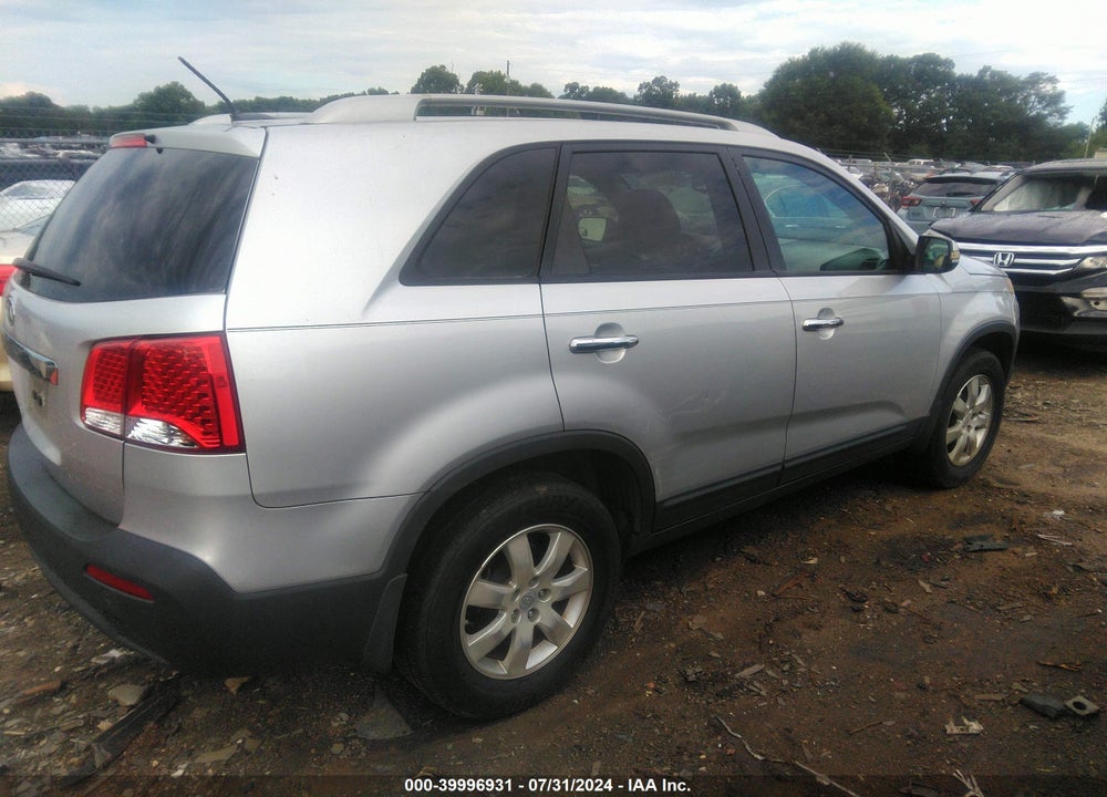 2011 KIA SORENTO LX VIN: 5XYKT4A1XBG168062