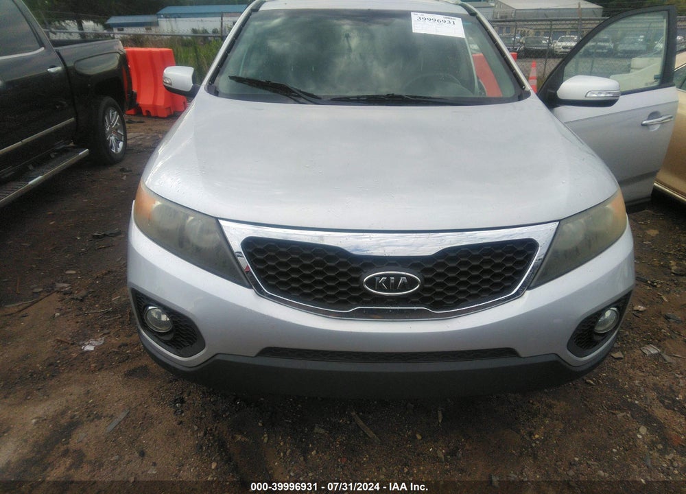 2011 KIA SORENTO LX VIN: 5XYKT4A1XBG168062