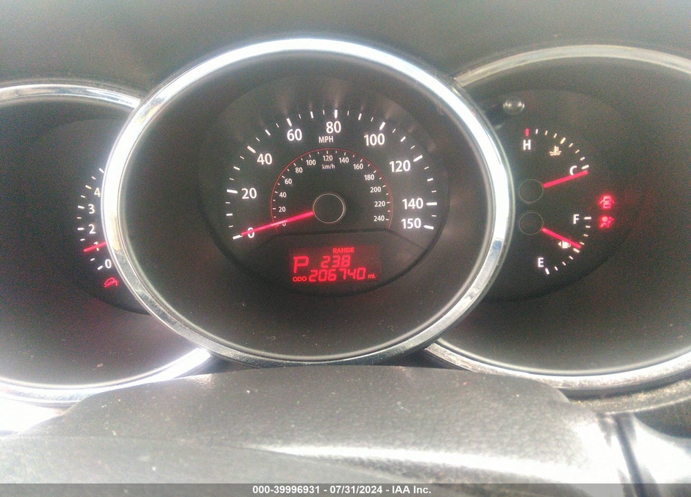 2011 KIA SORENTO LX VIN: 5XYKT4A1XBG168062