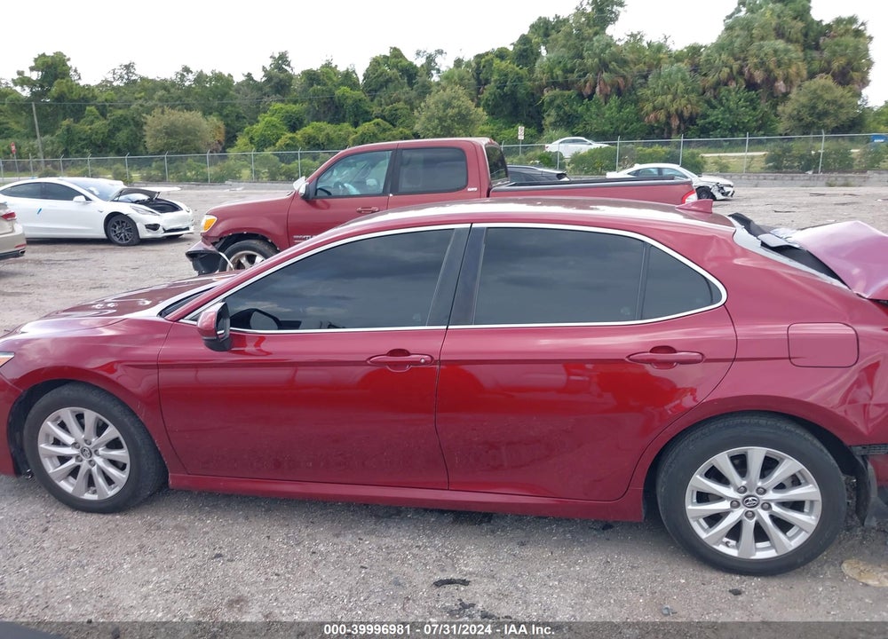 2019 TOYOTA CAMRY LE VIN: 4T1B11HK5KU809695
