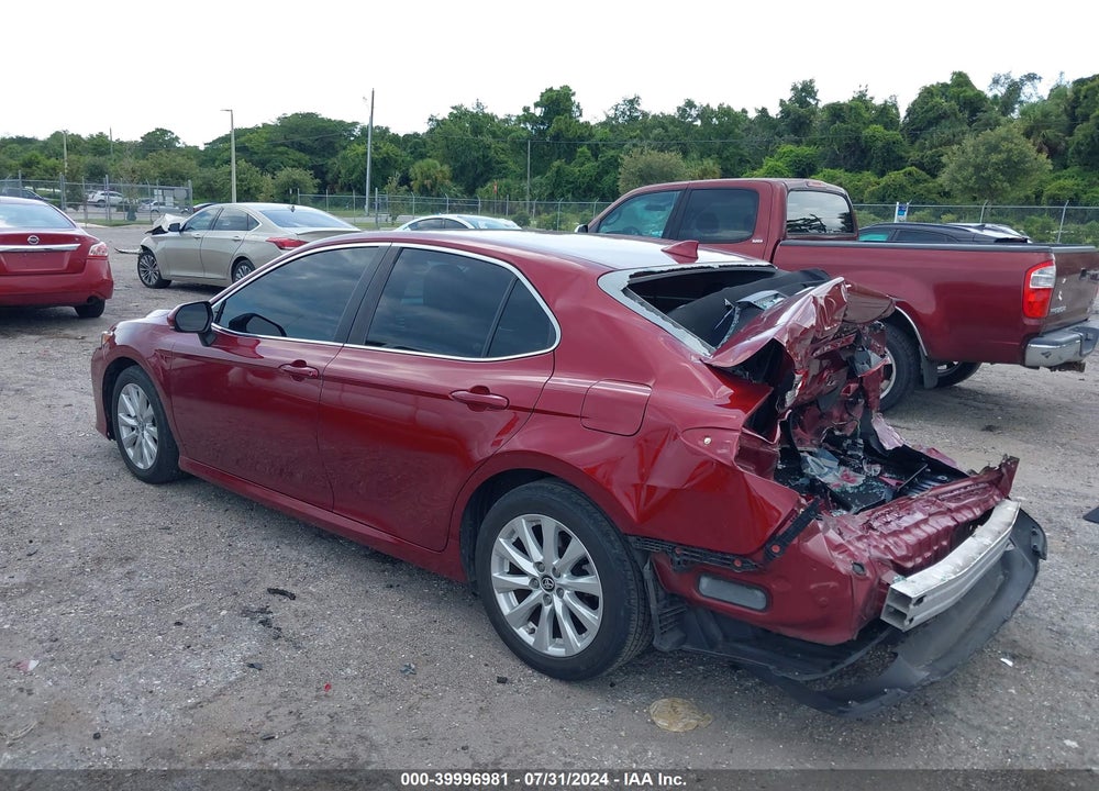 2019 TOYOTA CAMRY LE VIN: 4T1B11HK5KU809695