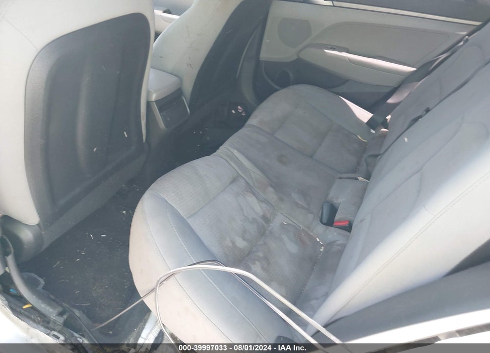 2017 HYUNDAI ELANTRA SE VIN: KMHD74LF2HU109449