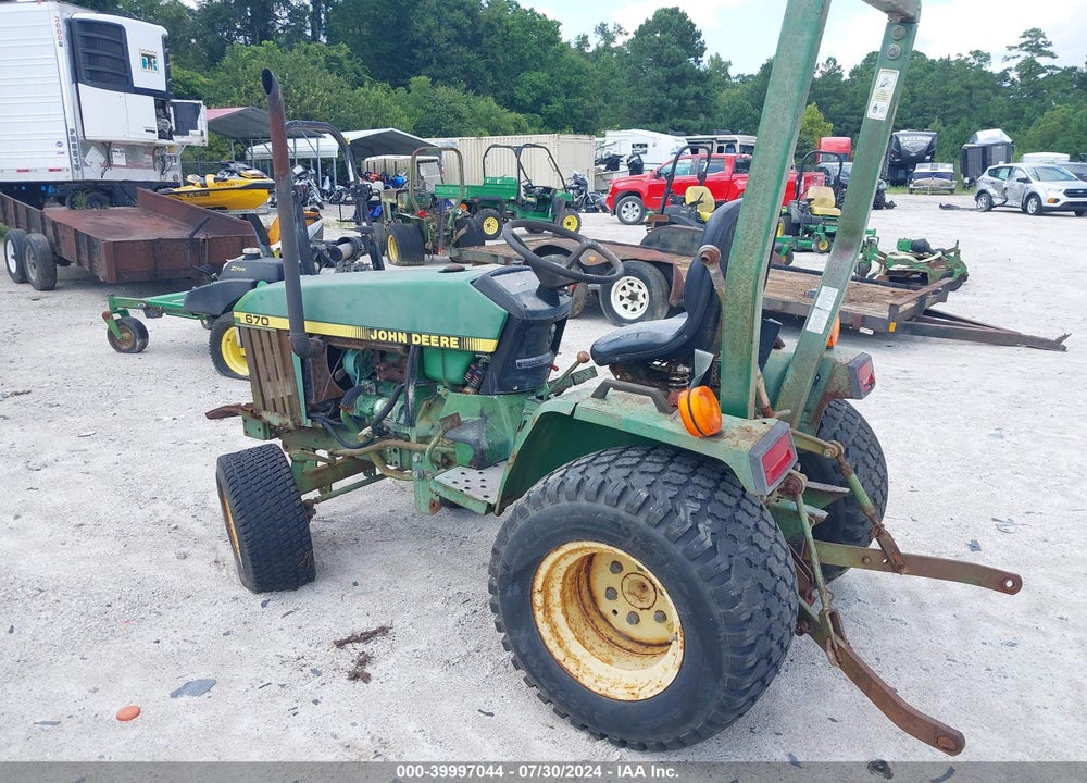 1995 JOHN DEERE TRACTOR VIN: M00670A0A002309