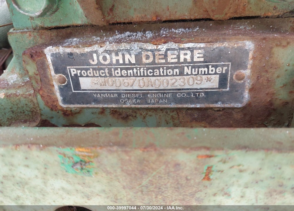 1995 JOHN DEERE TRACTOR VIN: M00670A0A002309