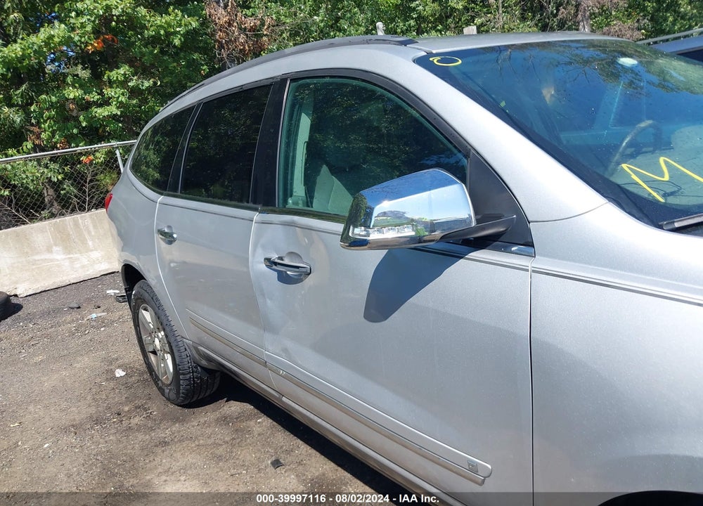 2010 CHEVROLET TRAVERSE VIN: 1GNLVFED8AS142705
