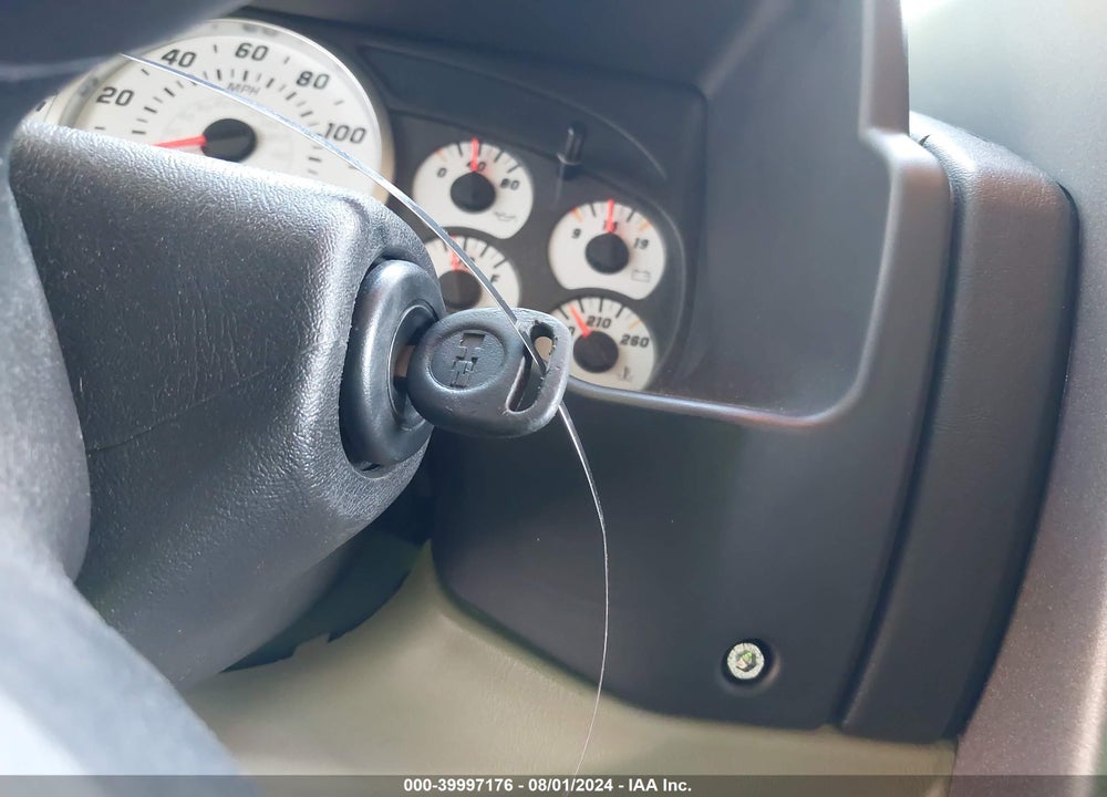 2004 HUMMER H2 VIN: 5GRGN23U84H113789