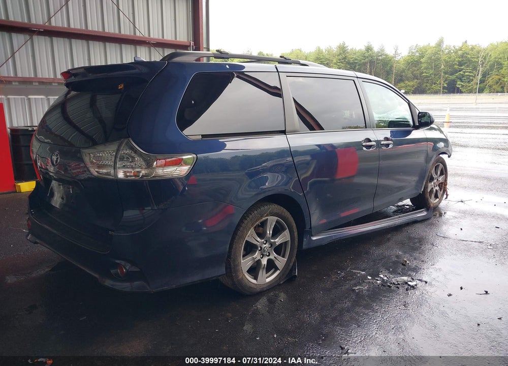 2019 TOYOTA SIENNA SE PREMIUM 8 PASSENGER VIN: 5TDXZ3DC7KS987688