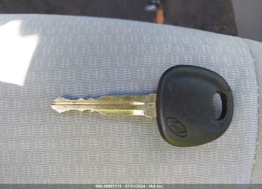 2008 HYUNDAI ELANTRA GLS/SE VIN: KMHDU46D28U481764