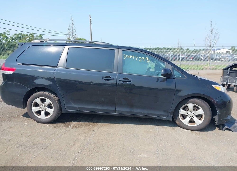 2014 TOYOTA SIENNA LE V6 8 PASSENGER VIN: 5TDKK3DC3ES485666