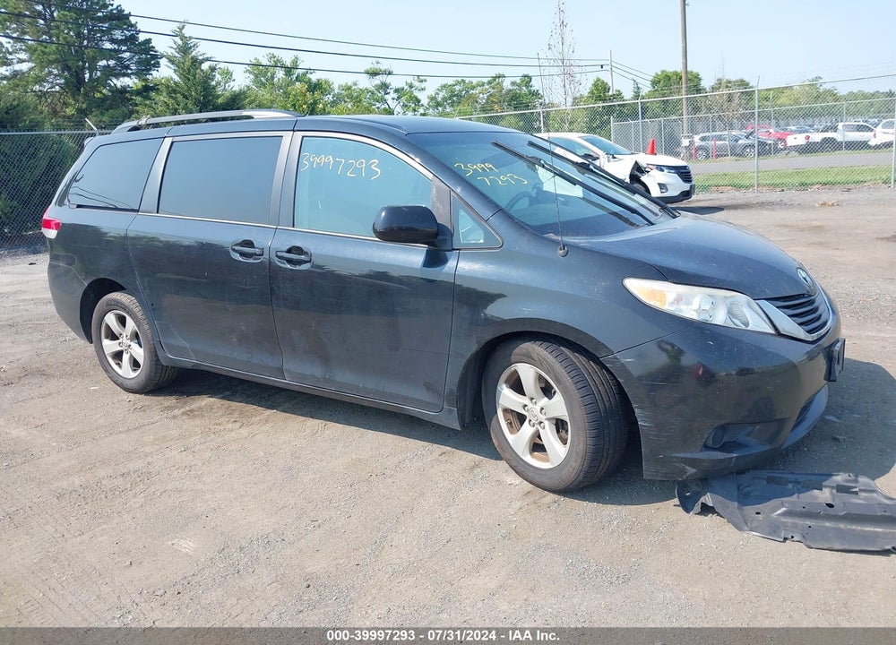 2014 TOYOTA SIENNA LE V6 8 PASSENGER VIN: 5TDKK3DC3ES485666