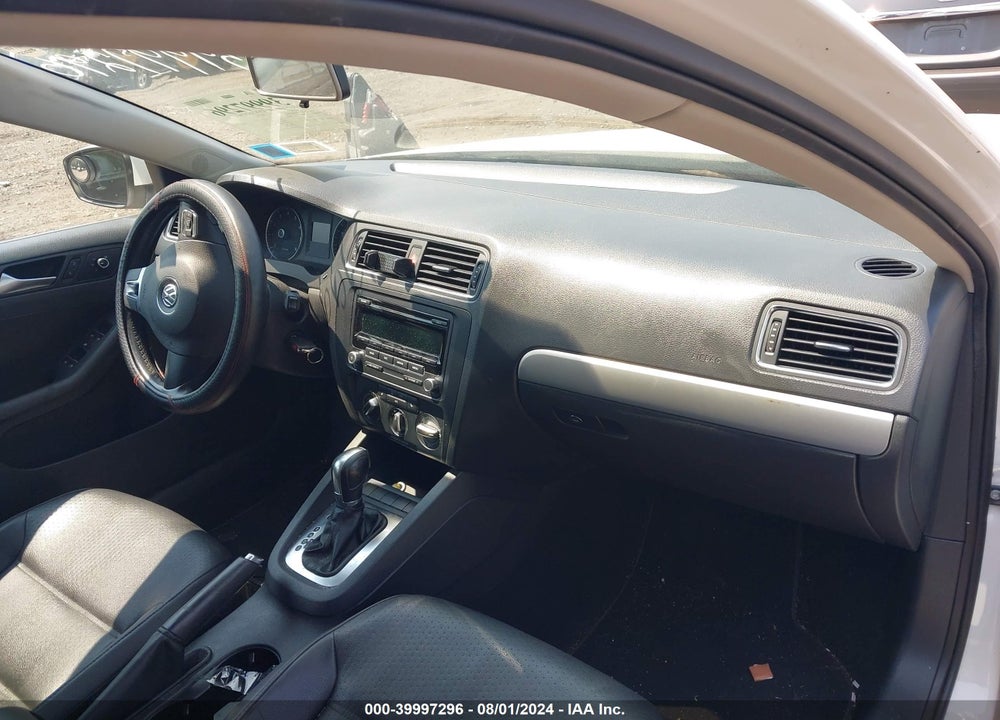 2013 VOLKSWAGEN JETTA 2.5L SE VIN: 3VWDX7AJ9DM252892