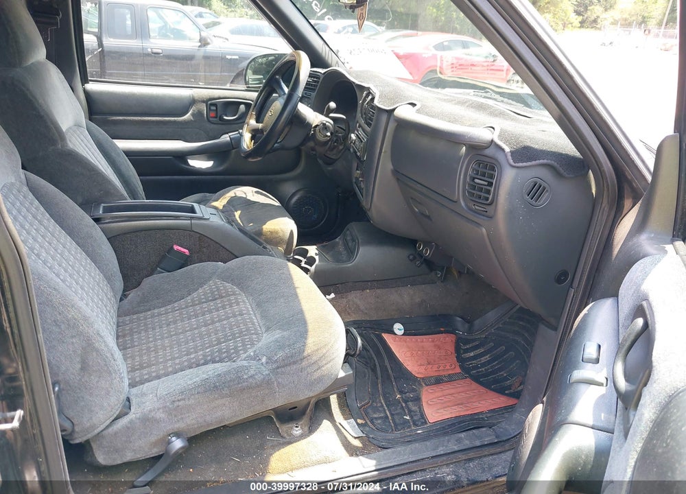 1998 CHEVROLET S-10 LS VIN: 1GCCT19W0W8178888