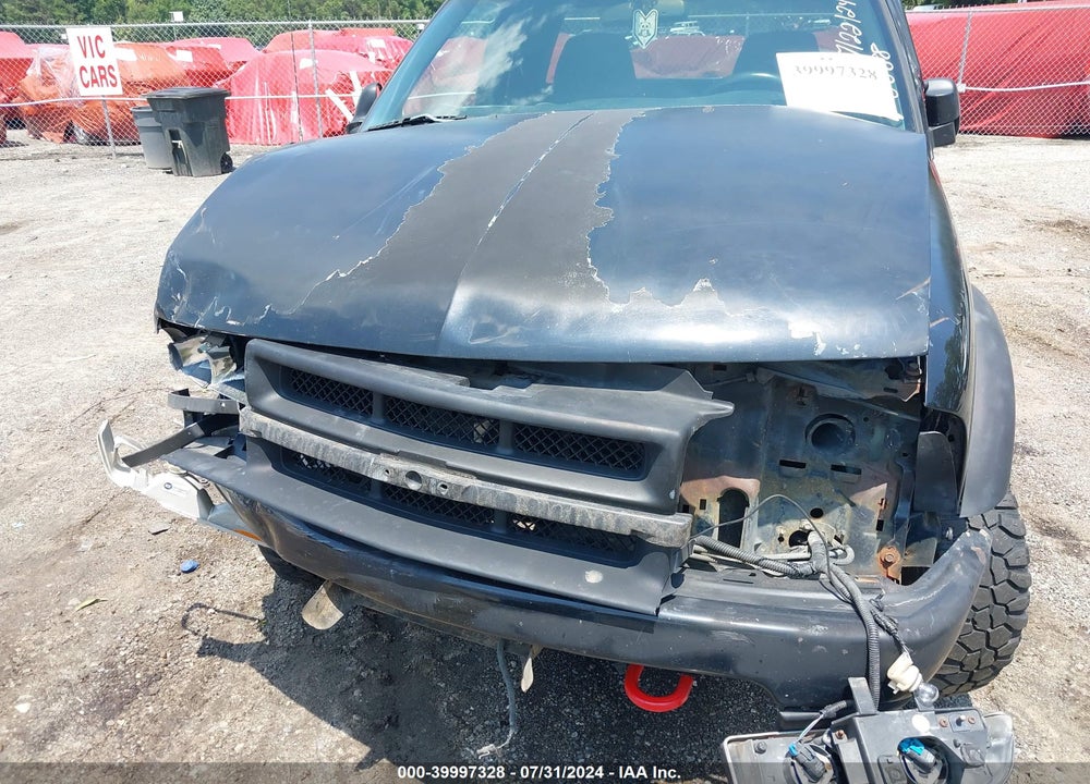 1998 CHEVROLET S-10 LS VIN: 1GCCT19W0W8178888