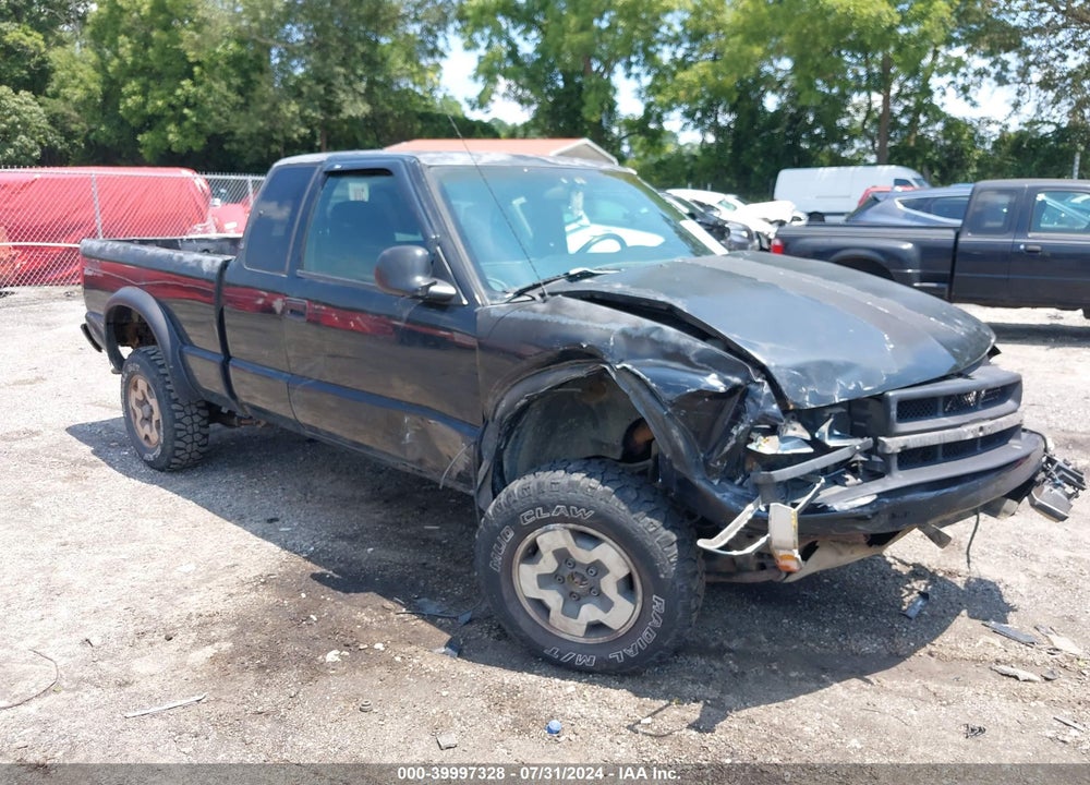 1998 CHEVROLET S-10 LS VIN: 1GCCT19W0W8178888