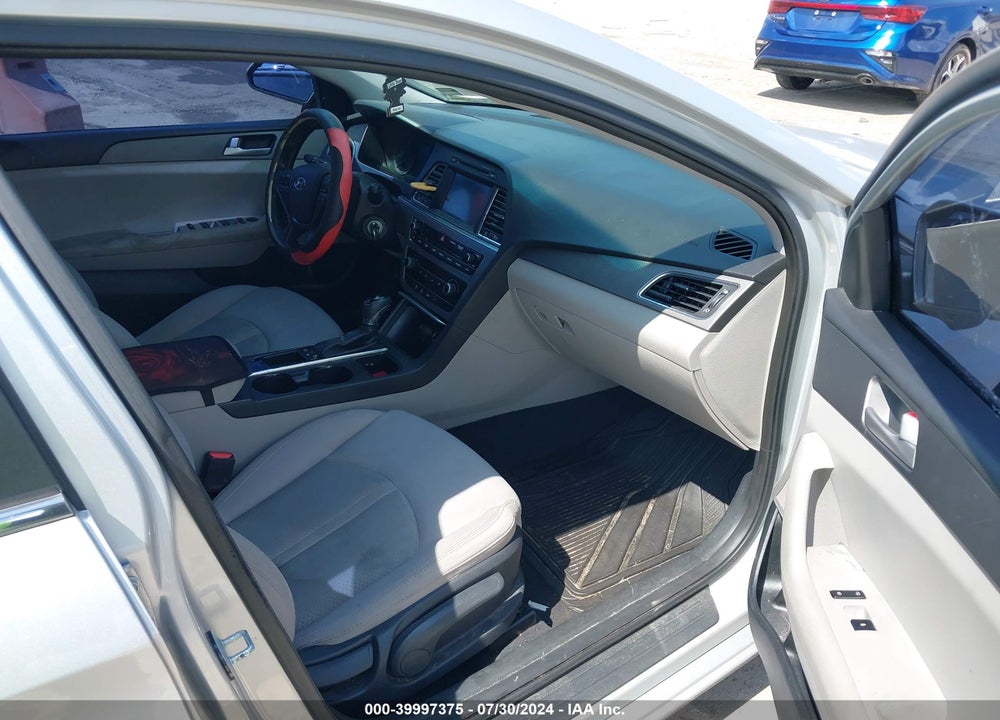 2016 HYUNDAI SONATA SE VIN: 5NPE24AF7GH283259