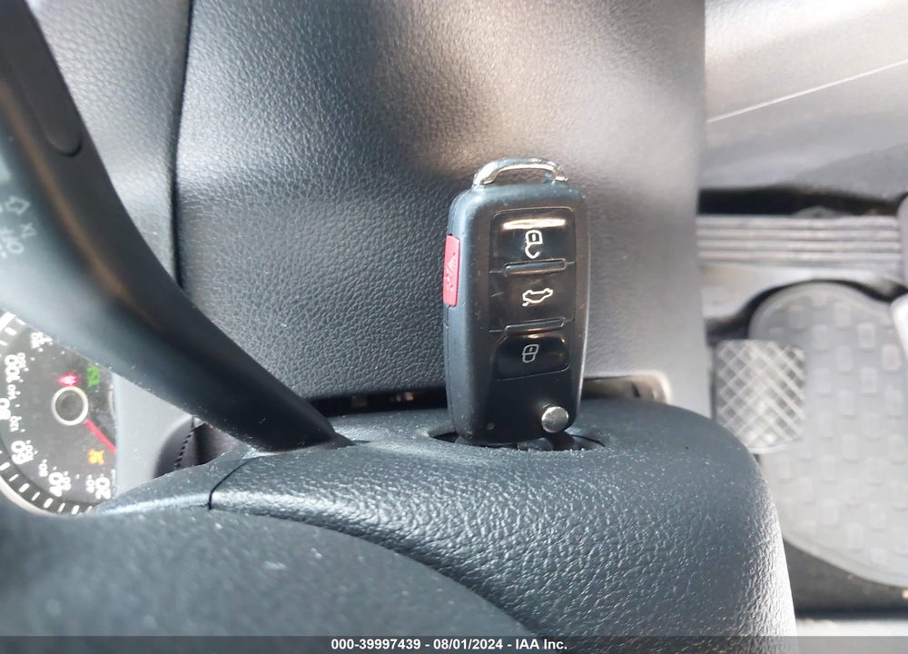 2015 VOLKSWAGEN TIGUAN S VIN: WVGBV7AX6FW585683