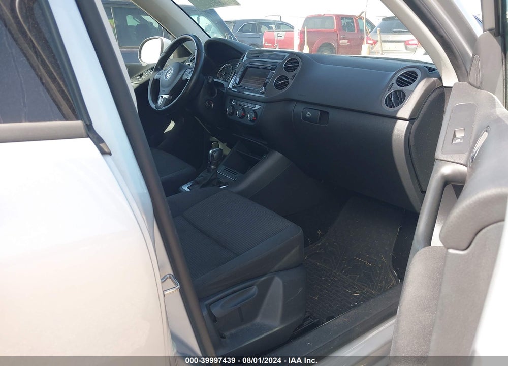2015 VOLKSWAGEN TIGUAN S VIN: WVGBV7AX6FW585683
