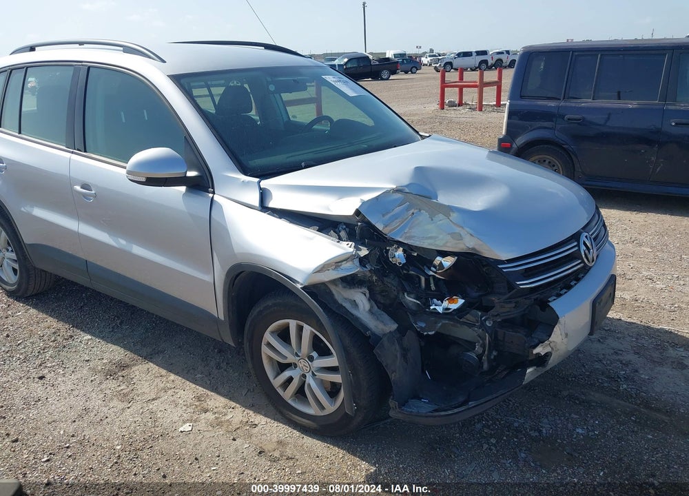 2015 VOLKSWAGEN TIGUAN S VIN: WVGBV7AX6FW585683