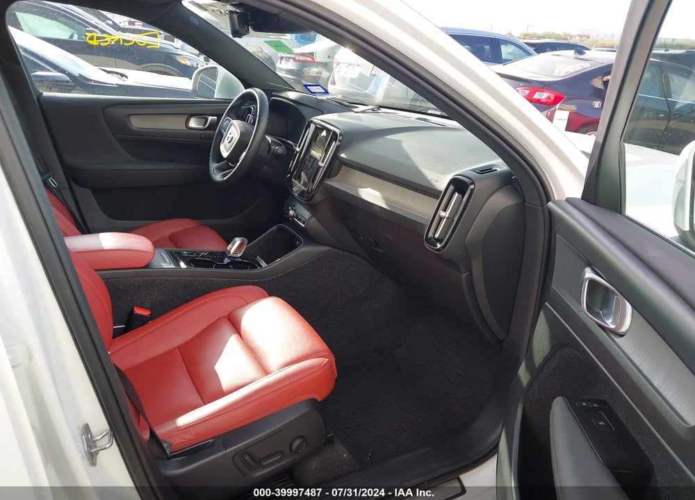 2021 VOLVO XC40 T5 INSCRIPTION VIN: YV4162UL7M2461268