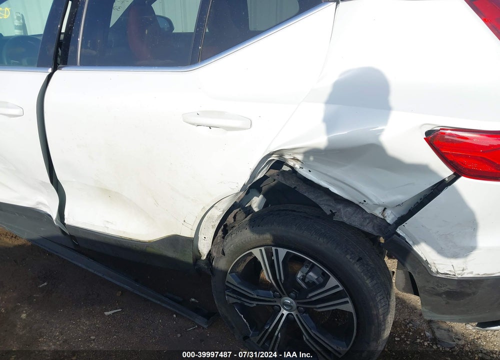 2021 VOLVO XC40 T5 INSCRIPTION VIN: YV4162UL7M2461268
