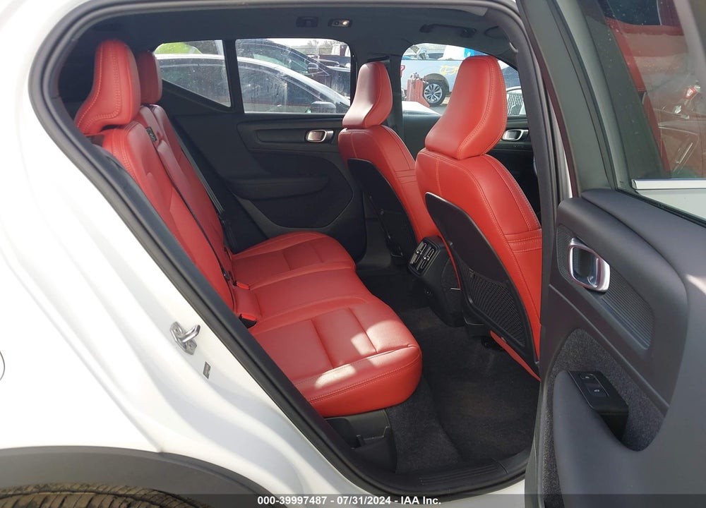 2021 VOLVO XC40 T5 INSCRIPTION VIN: YV4162UL7M2461268