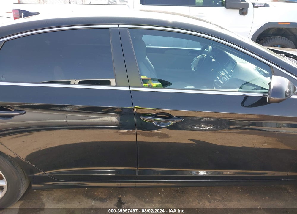 2019 HYUNDAI SONATA VIN: 5NPE24AF3KH818807