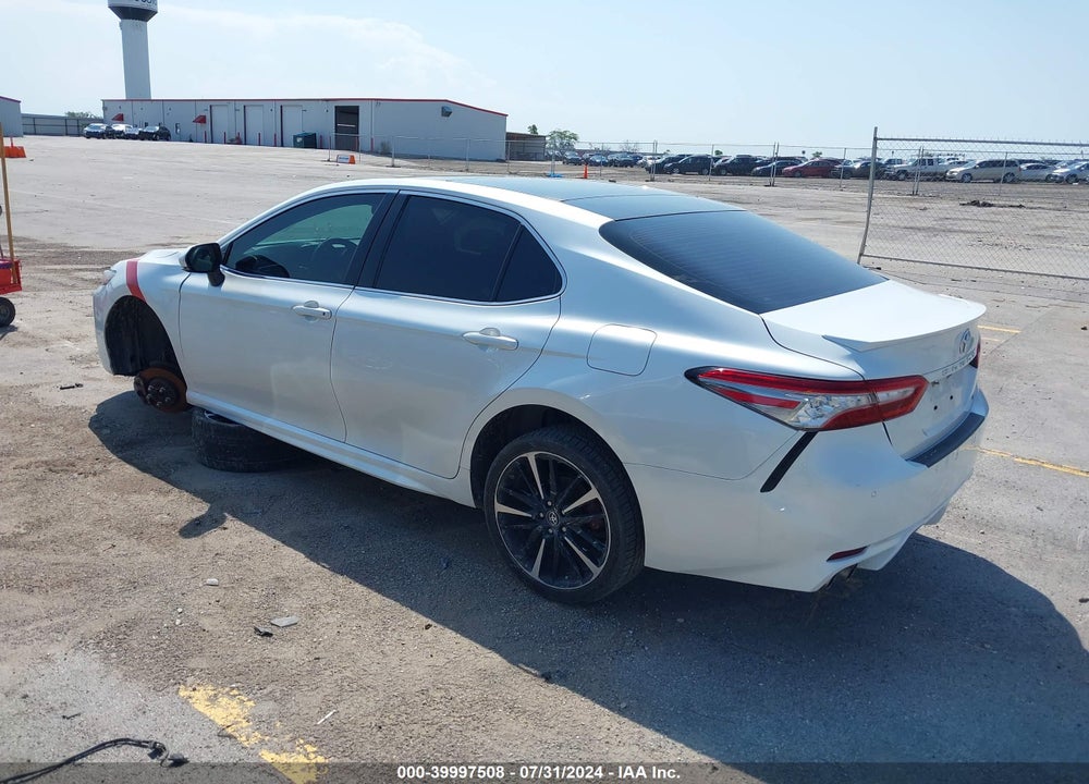 2018 TOYOTA CAMRY XSE VIN: 4T1B61HK8JU650686