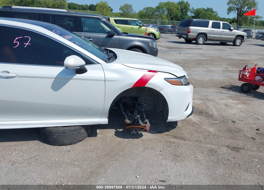 2018 TOYOTA CAMRY XSE VIN: 4T1B61HK8JU650686