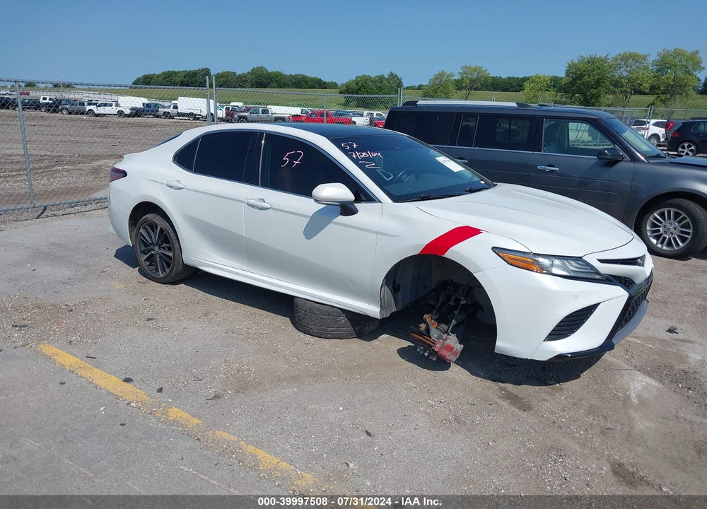 2018 TOYOTA CAMRY XSE VIN: 4T1B61HK8JU650686