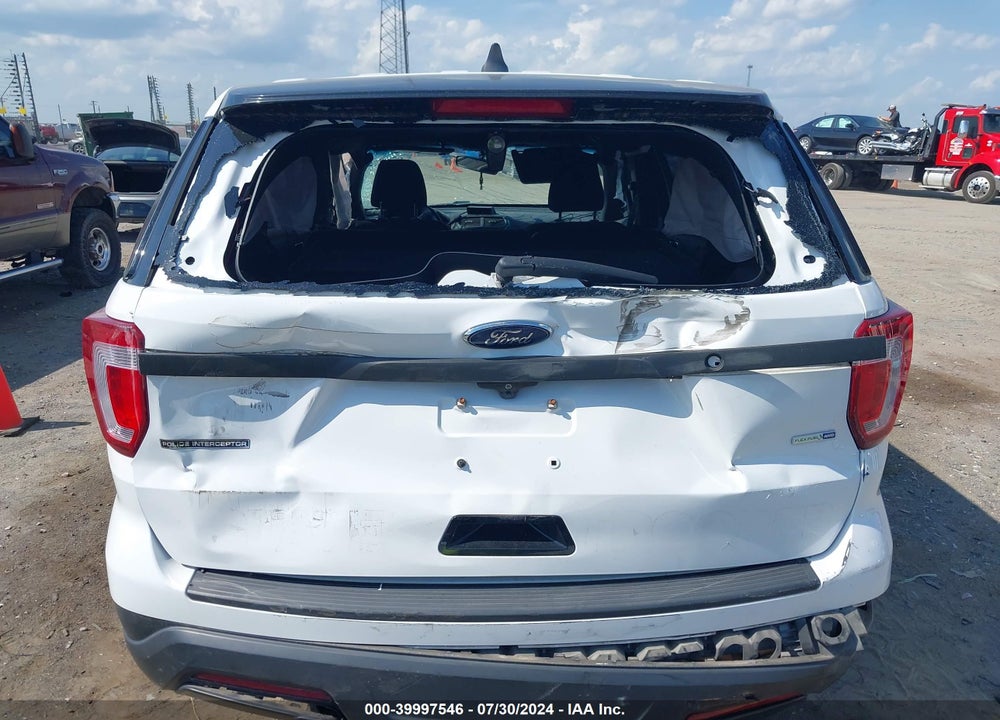 2018 FORD POLICE INTERCEPTOR UTILITY VIN: 1FM5K8AR8JGA15930