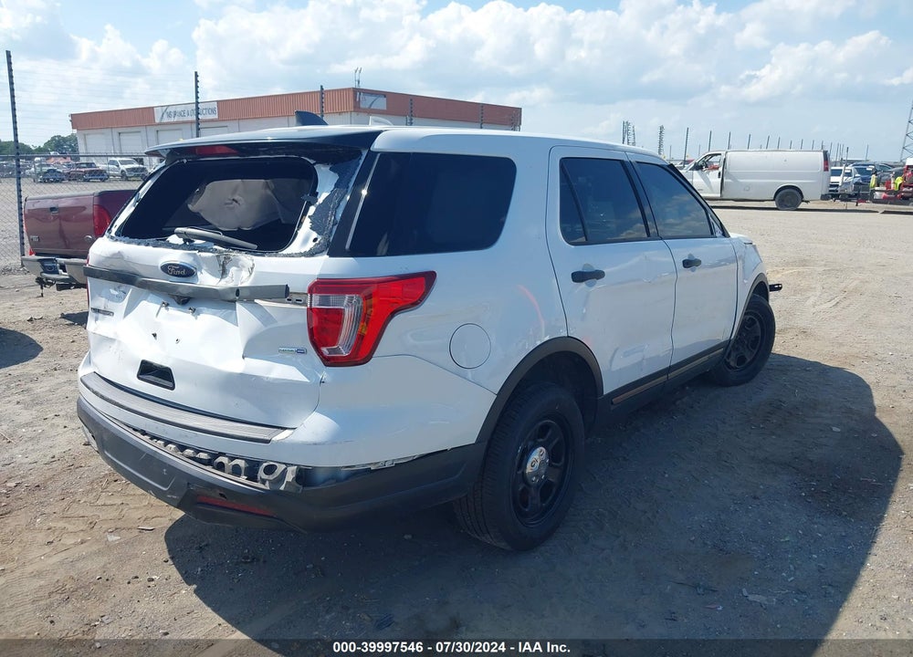 2018 FORD POLICE INTERCEPTOR UTILITY VIN: 1FM5K8AR8JGA15930