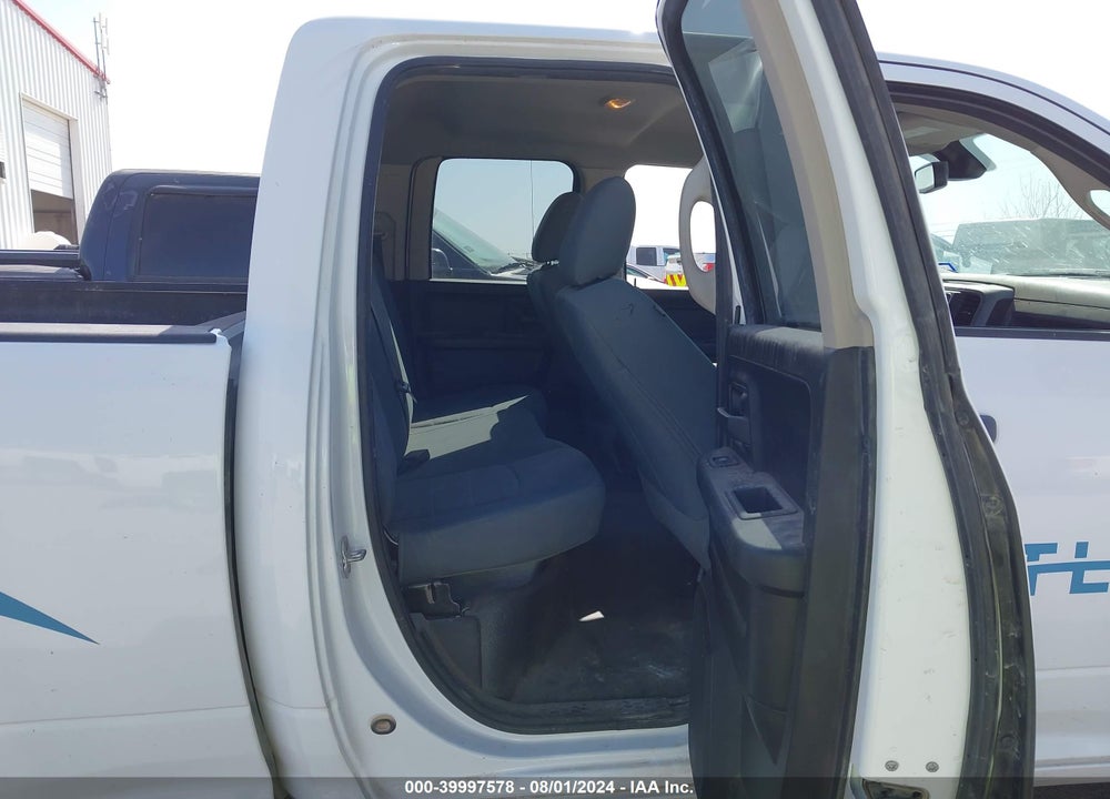 2019 RAM 1500 CLASSIC TRADESMAN QUAD CAB 4X4 6'4 BOX VIN: 1C6RR7FG1KS626312