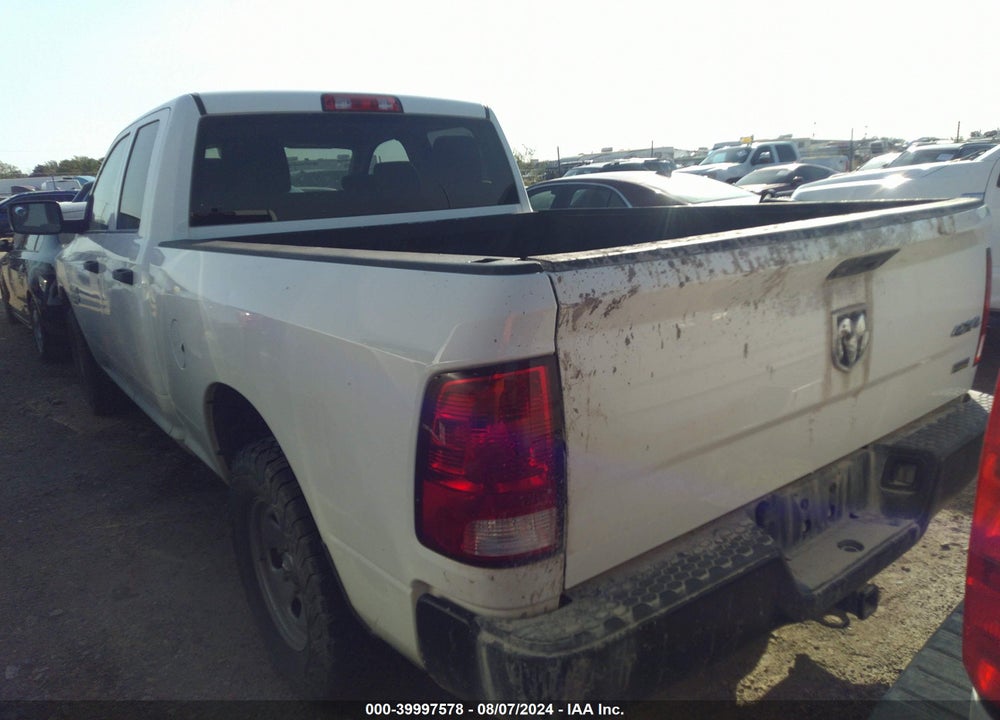 2019 RAM 1500 CLASSIC TRADESMAN QUAD CAB 4X4 6'4 BOX VIN: 1C6RR7FG1KS626312