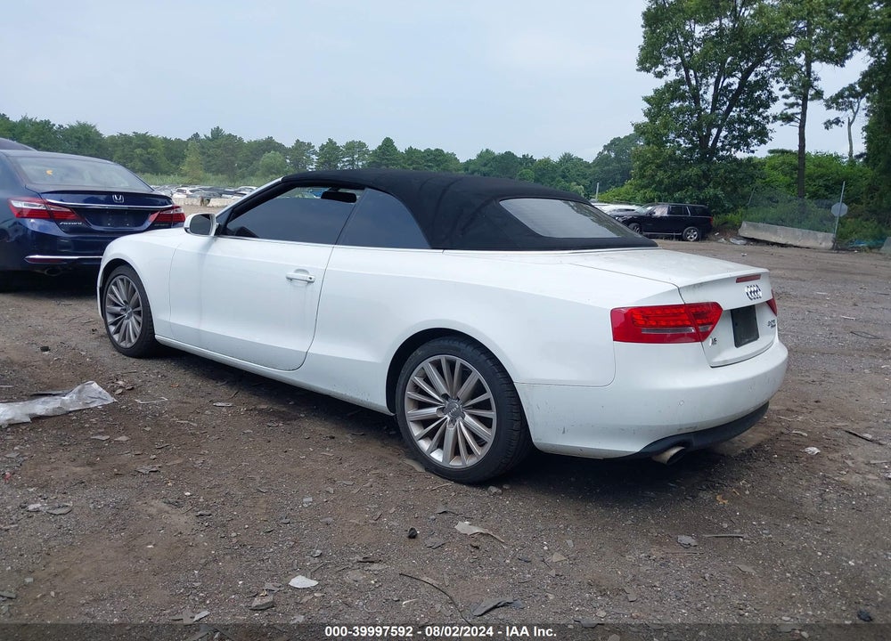 2010 AUDI A5 2.0T PREMIUM VIN: WAULFAFHXAN017677
