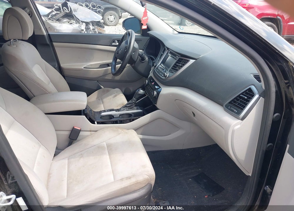 2016 HYUNDAI TUCSON SPORT VIN: KM8J33A29GU208678