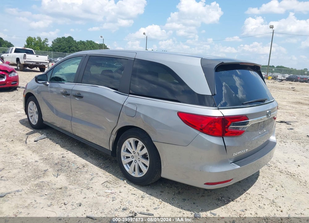 2018 HONDA ODYSSEY LX VIN: 5FNRL6H2XJB051421