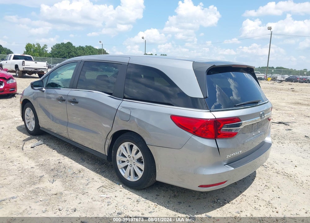 2018 HONDA ODYSSEY LX VIN: 5FNRL6H2XJB051421