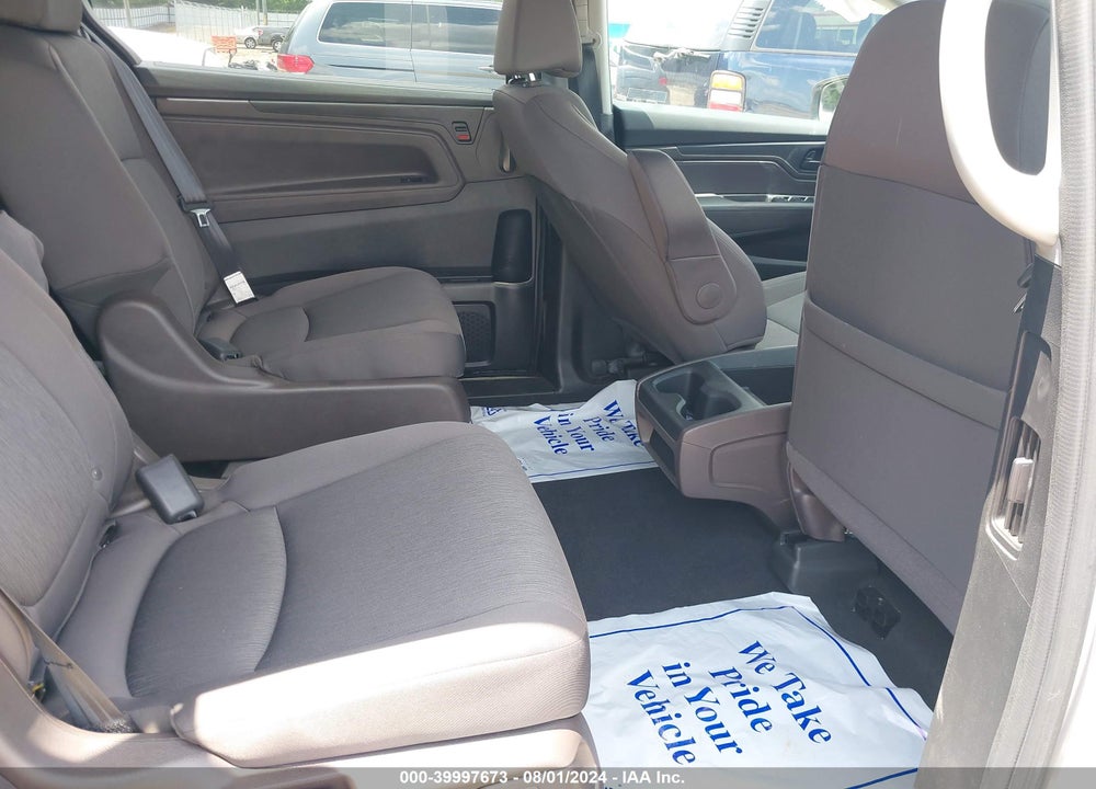2018 HONDA ODYSSEY LX VIN: 5FNRL6H2XJB051421
