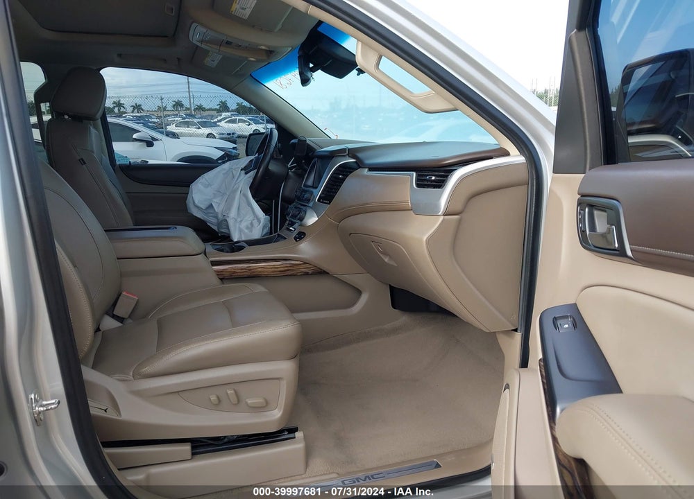 2019 GMC YUKON XL SLT VIN: 1GKS1GKC5KR244168