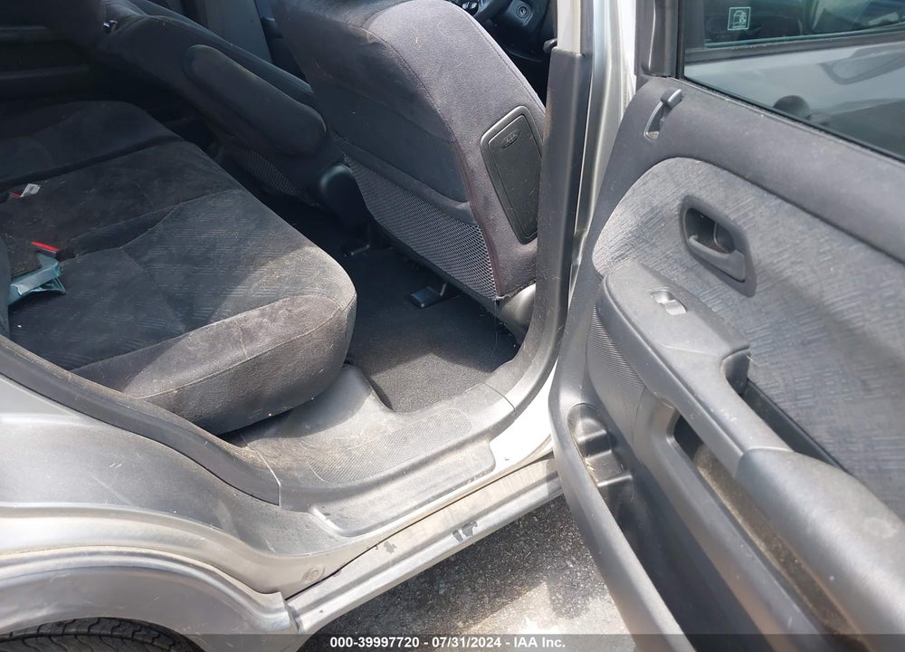 2005 HONDA CR-V EX VIN: SHSRD78855U325209