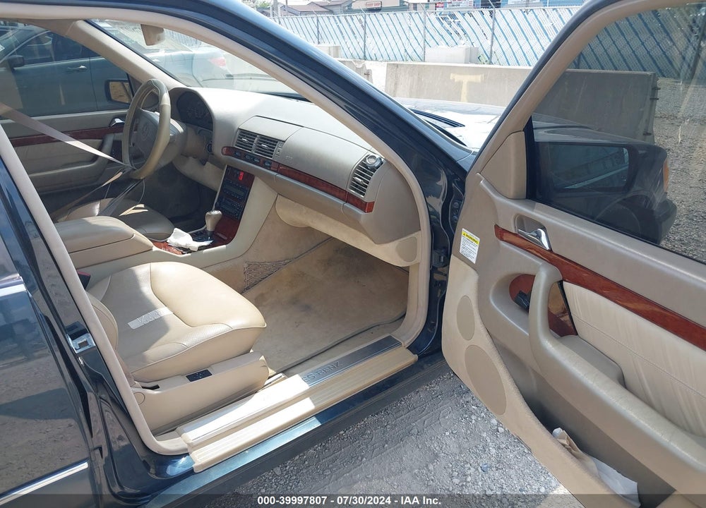 1999 MERCEDES-BENZ S 320 VIN: WDBGA33G5XA423908