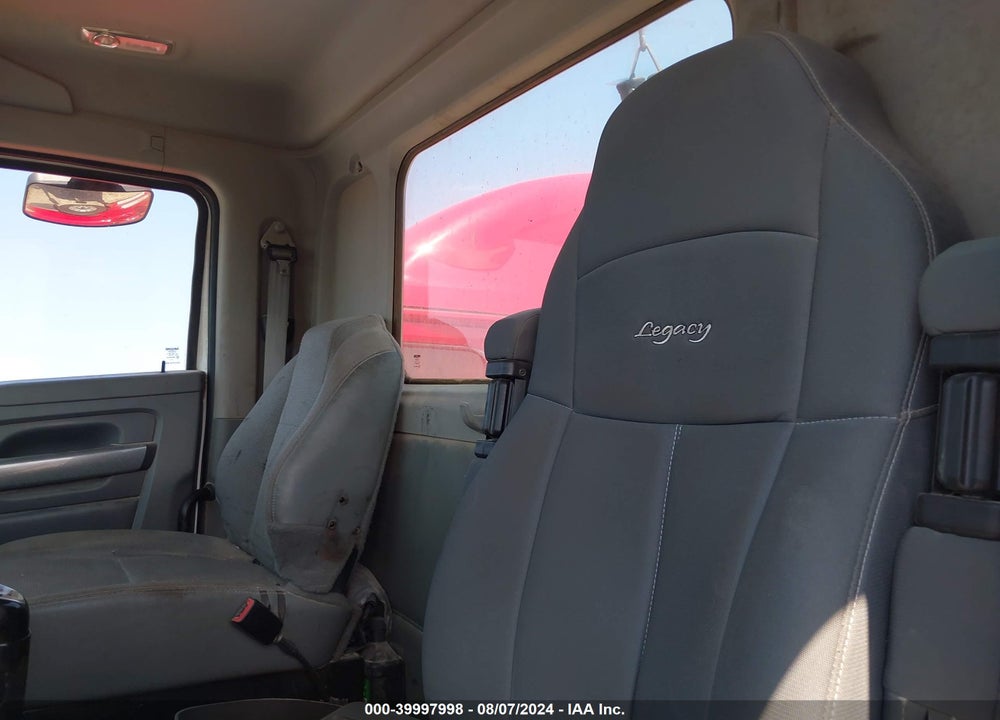2017 KENWORTH T880 VIN: 1XKZDP0XXHJ176033